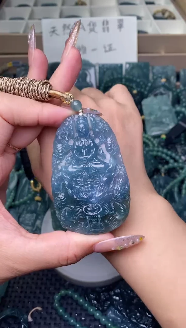 翡翠未镶嵌颈饰