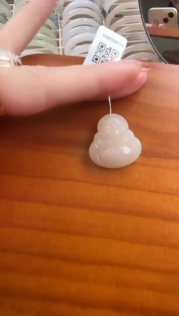 颈饰未镶嵌和田玉藕粉佛公吊坠高25宽25天然和田玉