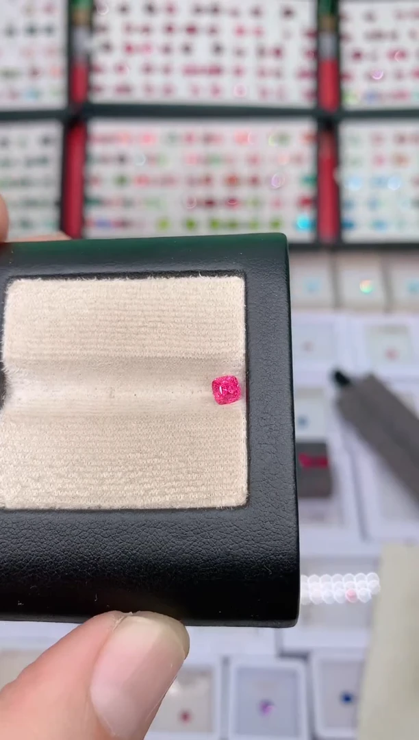 裸石尖晶石0.41ct吉尔德曼辛