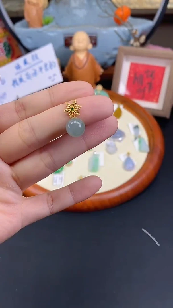 吊坠(不含链)18K金镶嵌翡翠吊坠多样性发其一@@CMT1085-7