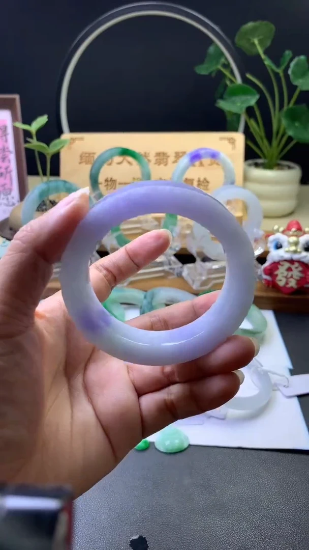 未镶嵌翡翠手镯定制翡翠手镯定制