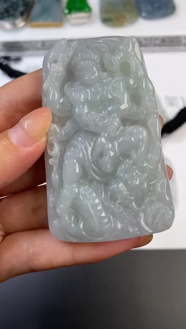 未镶嵌挂件翡翠370688    多人