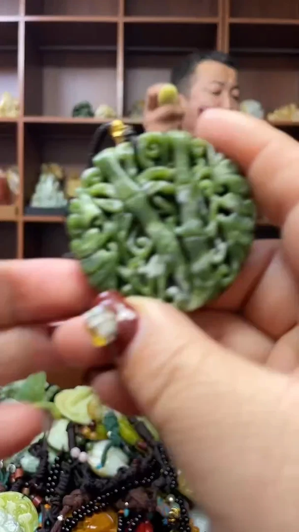 未镶嵌岫玉挂件