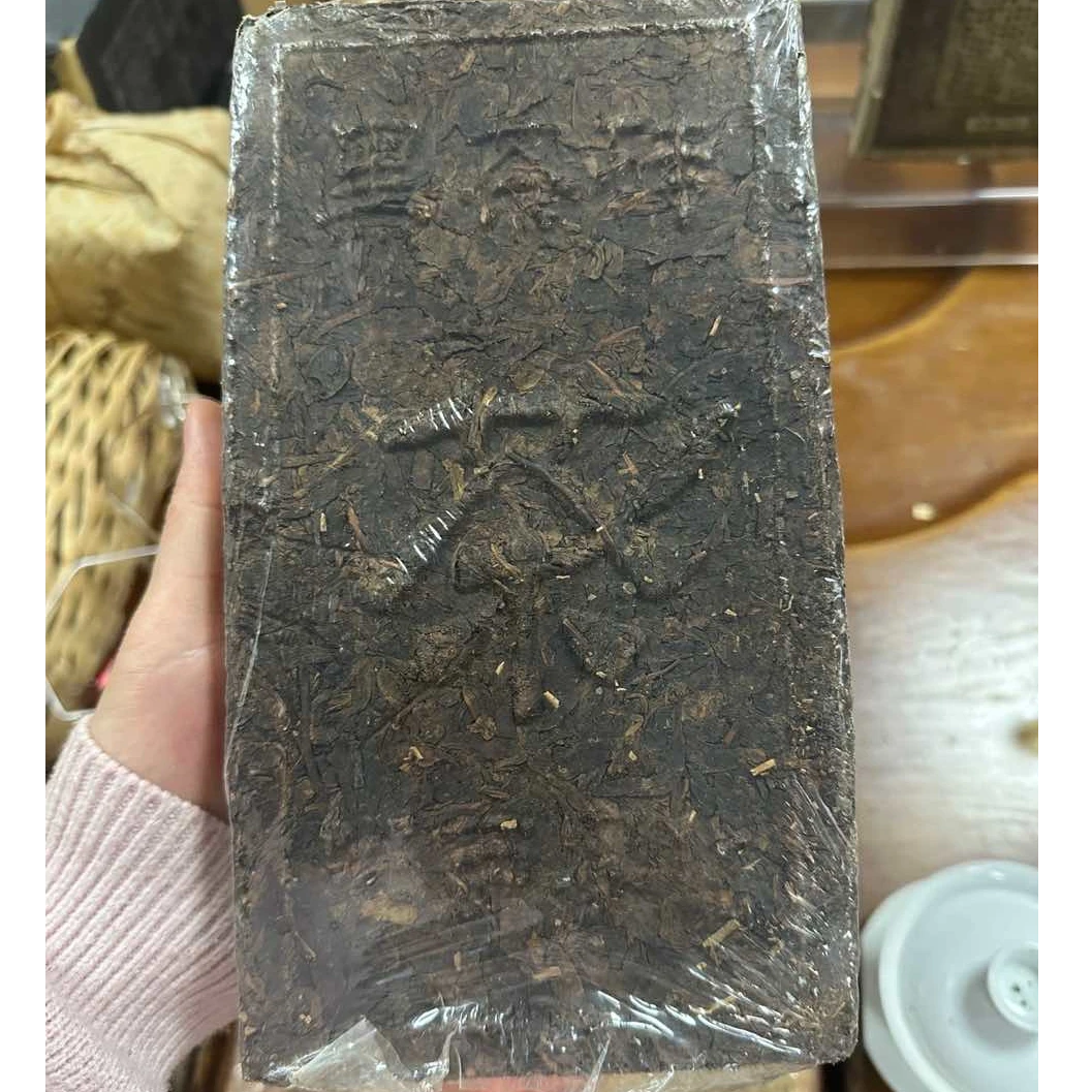云台山黑砖2009年陈正宗高山荒野纯料安化黑茶机压1000g自然陈化