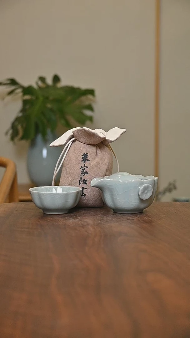 单杯快客 粉青釉 微瑕 朱家汝窑款