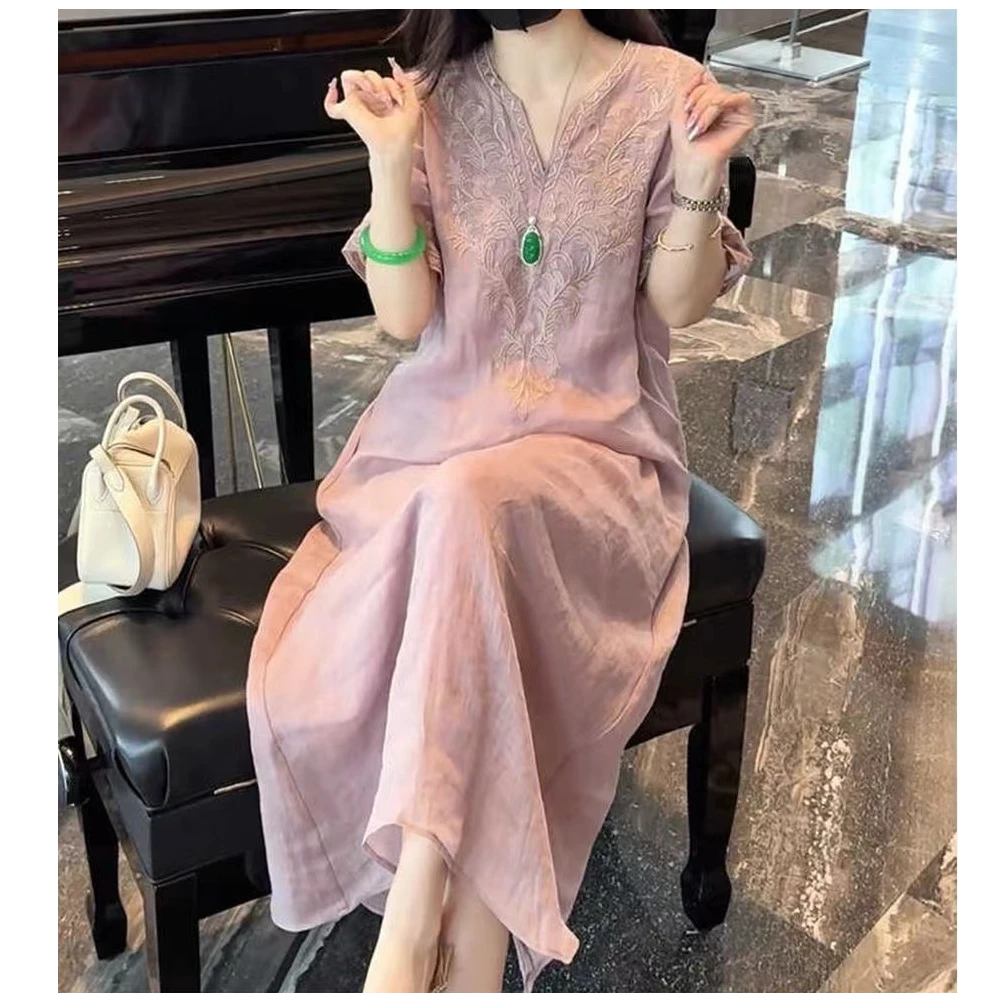 重工刺绣V领连衣裙女2025夏季新款宽松显瘦气质长裙子A512