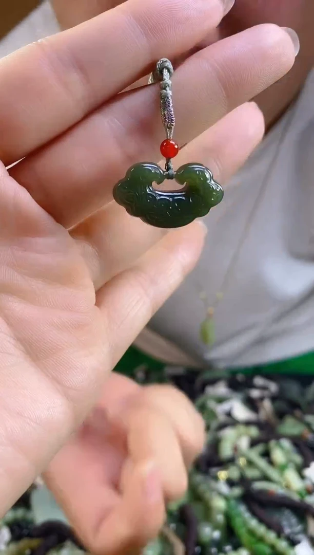 和田玉未镶嵌颈饰多样性发货，拍一发一