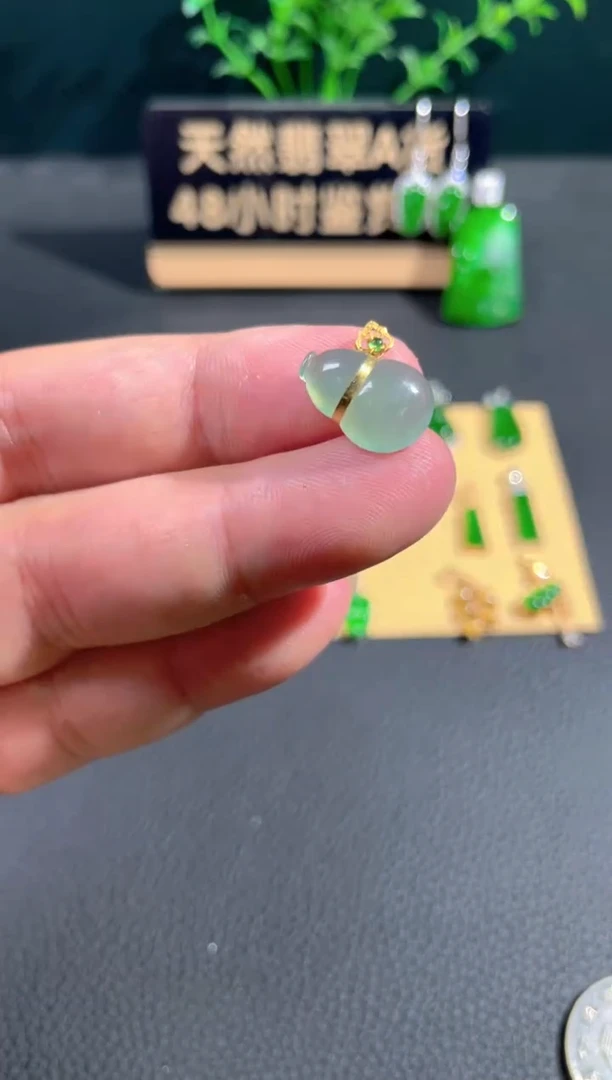 【闪购商品】翡翠颈饰18K金镶嵌翡翠