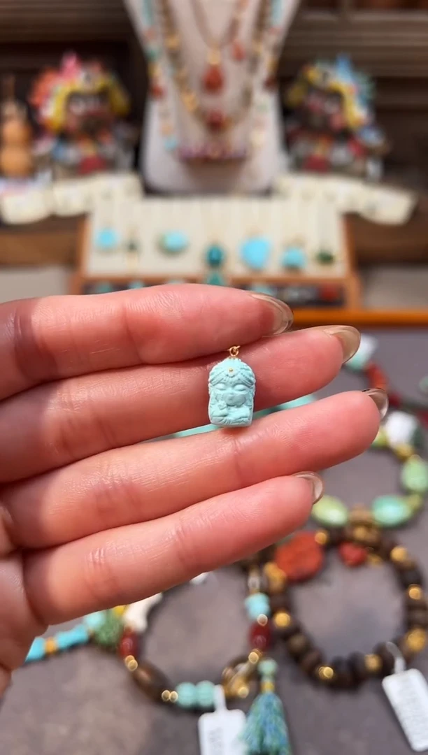 18K金镶嵌绿松石提溜绿松石提溜扎基