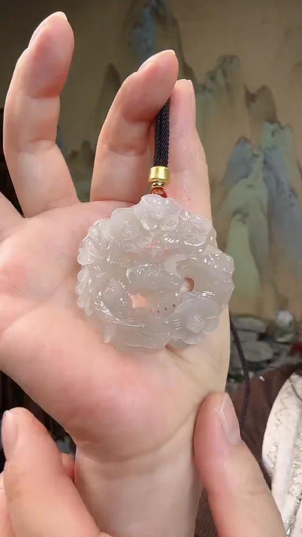 颈饰未镶嵌和田玉.