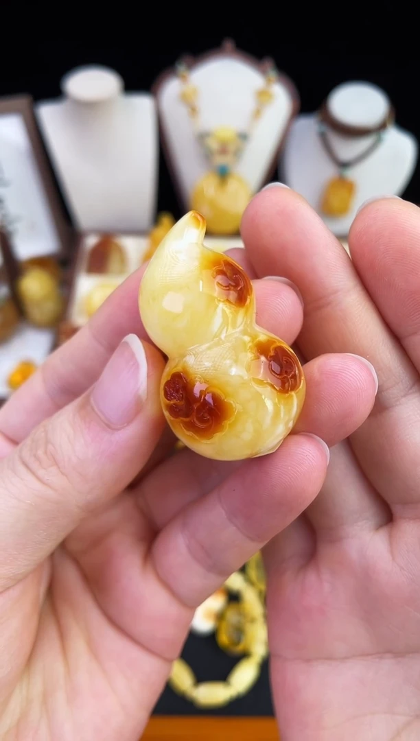 琥珀未镶嵌珠宝奇石鲨柒月