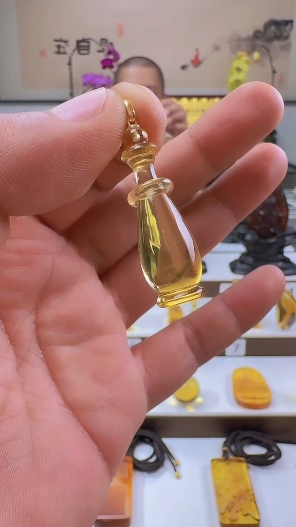 未镶嵌吊坠(不含链)琥珀净瓶女款锁骨吊坠