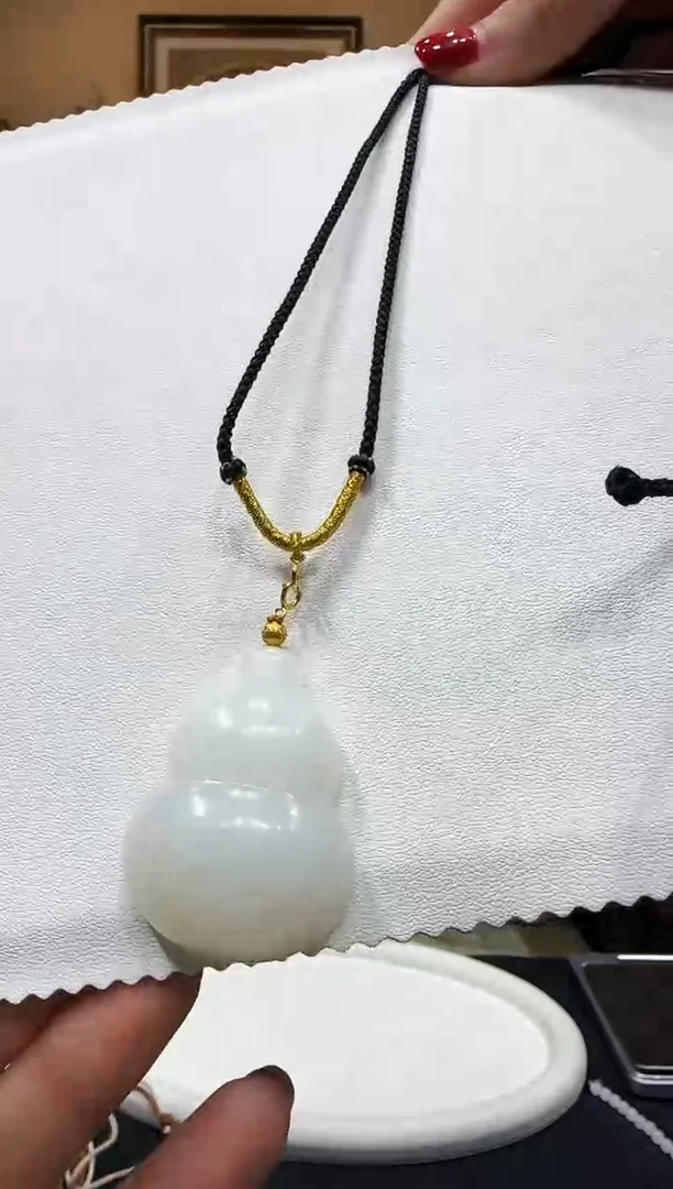 颈饰未镶嵌和田玉葫芦