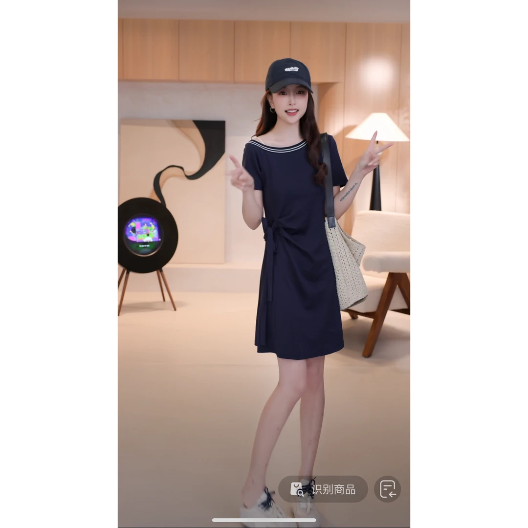 C06053新款设计感显瘦气质条纹斜领露肩绑带收腰连衣裙