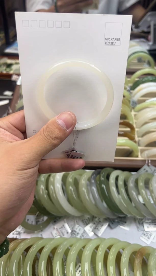 未镶嵌手镯和田玉57冰藕粉