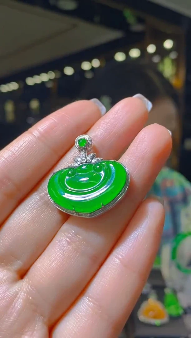 【闪购商品】翡翠吊坠(赠链)银S925镶嵌090