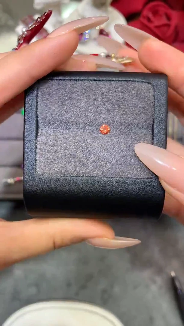 裸石尖晶石星***❀圆切 橙色调 0.20ct