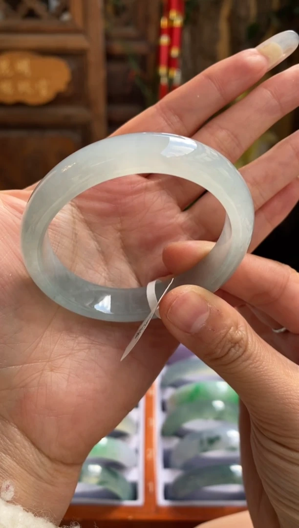 未镶嵌手镯翡翠?**?53贵妃