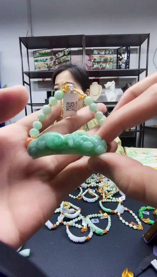 翡翠未镶嵌颈饰翡翠手串