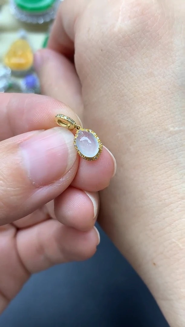 翡翠18K金镶嵌颈饰77-中国好珍宝