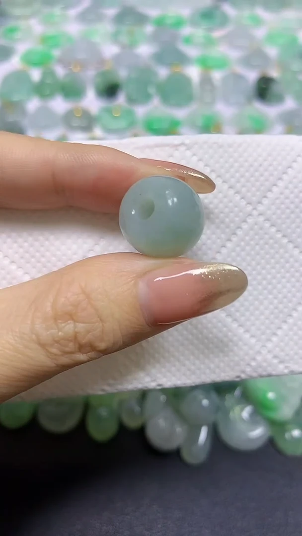 颈饰未镶嵌翡翠A货