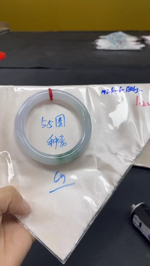 未镶嵌手镯翡翠翡翠手镯