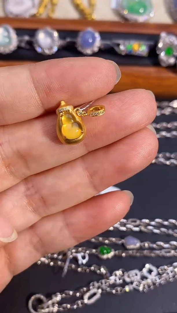 翡翠18K金镶嵌颈饰卩**灬吊坠