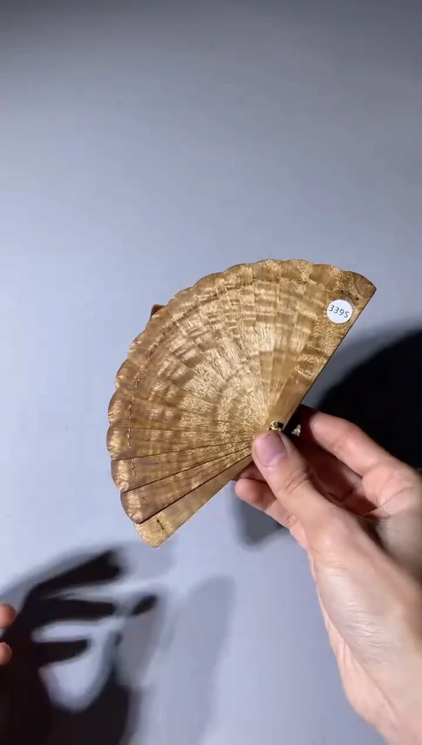【闪购商品】金丝楠木雕339号10cm金丝楠迷你扇