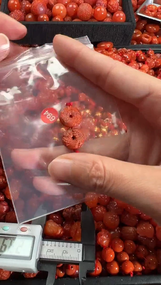 【闪购商品】南红玛瑙颈饰未镶嵌1