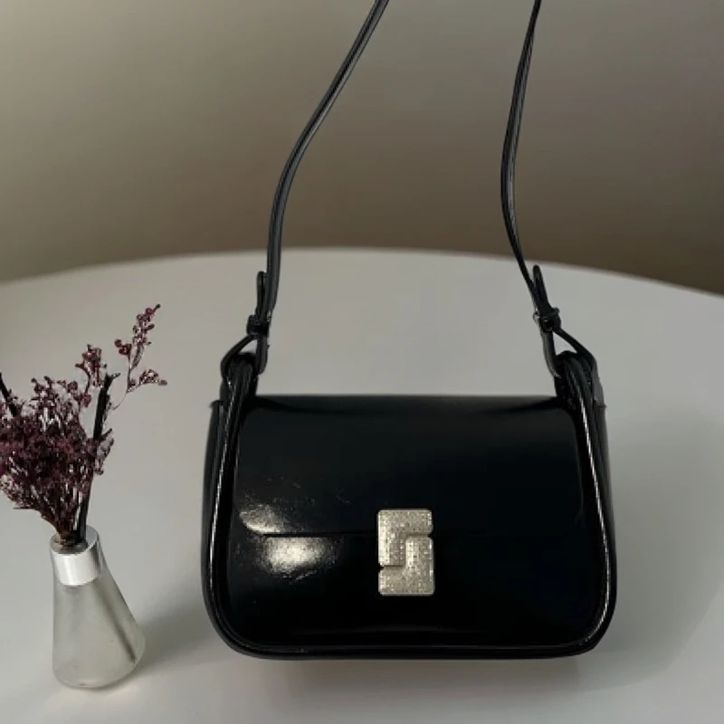 斜跨包肩包百搭腋下韩系小清新简约时尚小众包包