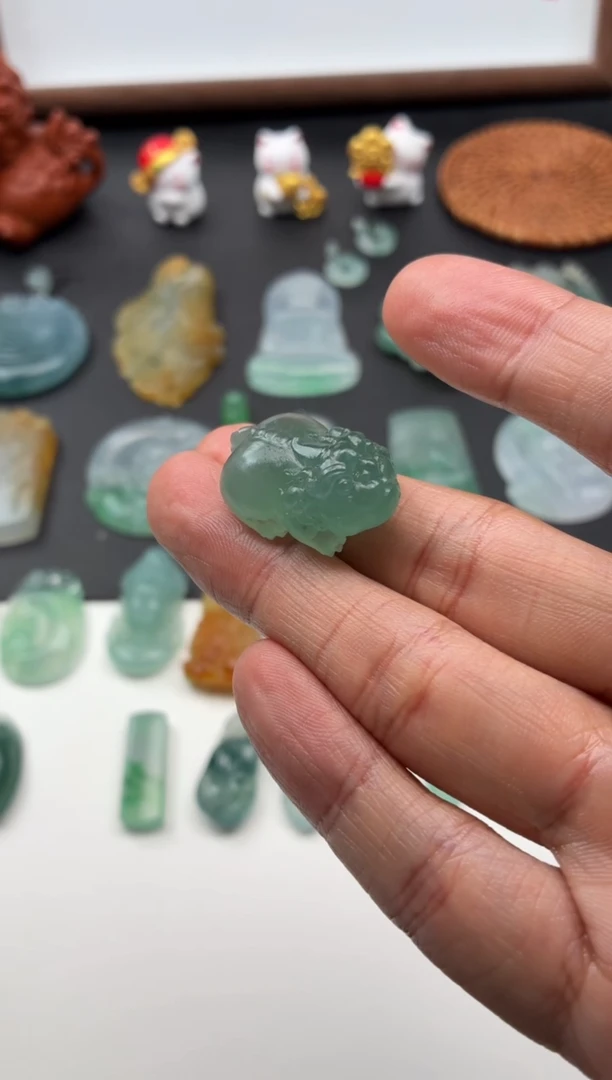 未镶嵌定制翡翠翡翠