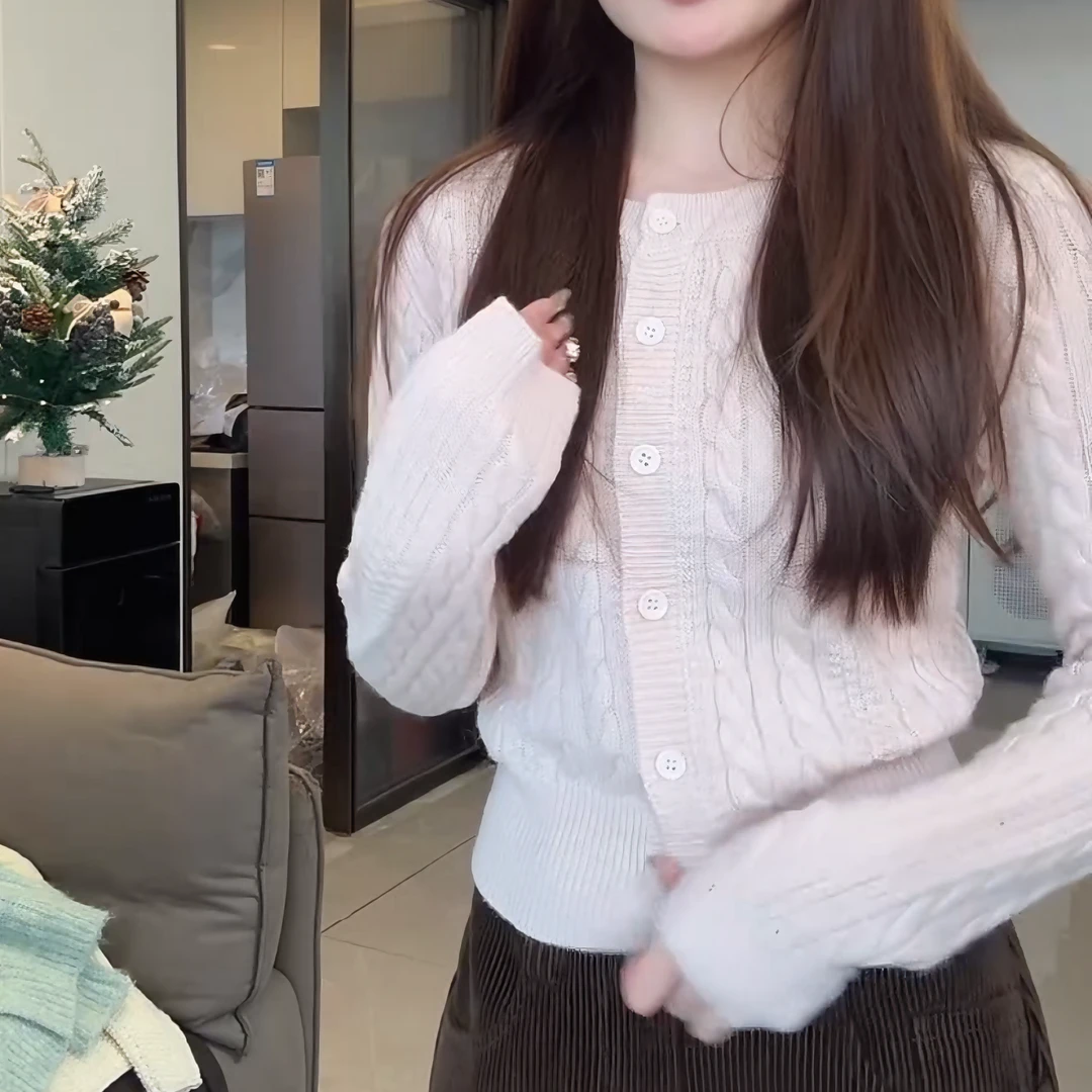 【布拉安妮】2026春季新款法式气质针织针织显瘦开衫毛衣LK2509257