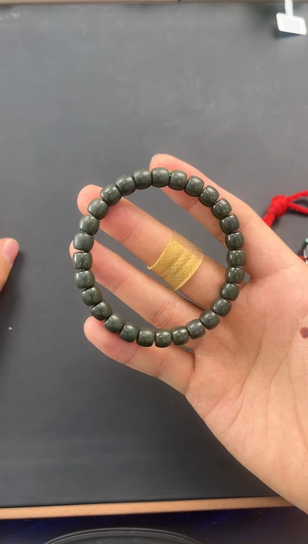 未镶嵌手串和田玉和田沙枣青手串卡8微色差