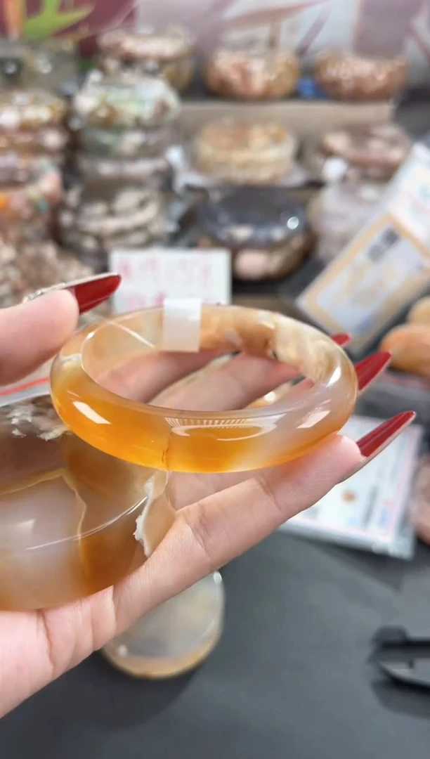 未镶嵌手镯石英质玉56