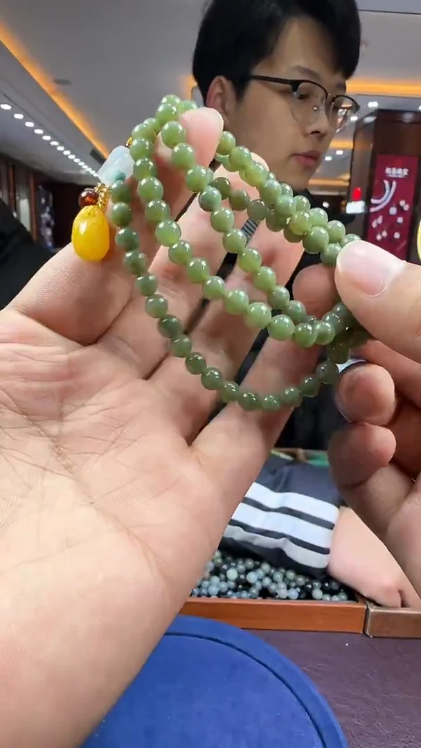 未镶嵌和田玉挂件【陆1214】18 7021多样性发其一