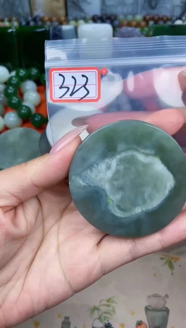 和田玉未镶嵌颈饰和田玉