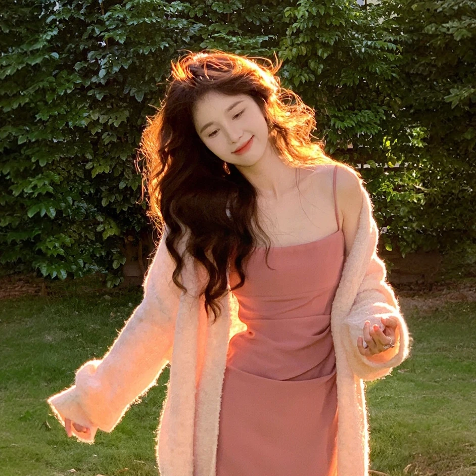 法式名媛气质吊带连衣裙女2025夏季新款洋气设计收腰显瘦中长裙子