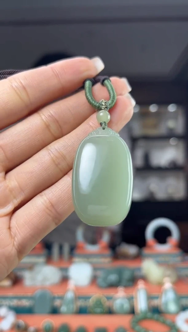 颈饰未镶嵌和田玉佩佩