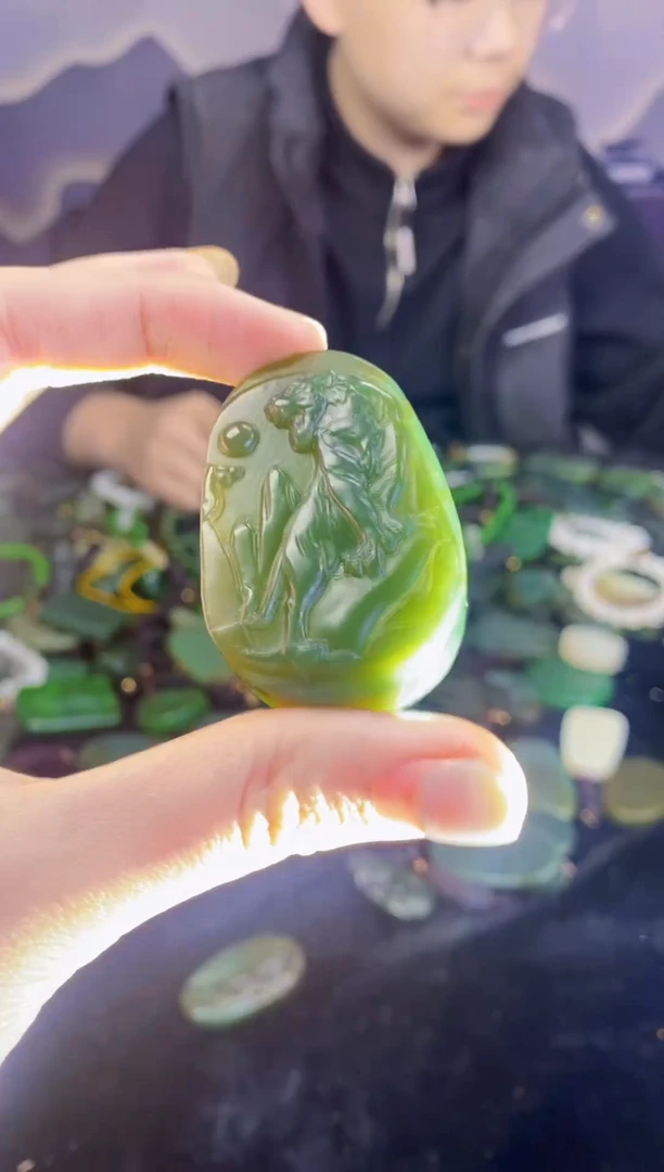 颈饰未镶嵌和田玉1