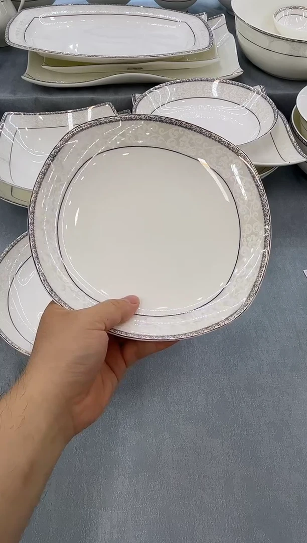 骨瓷玲珑8方2个