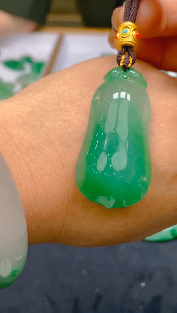 【闪购商品】石英质玉颈饰未镶嵌冰美人非洲翠，官方质检发货041