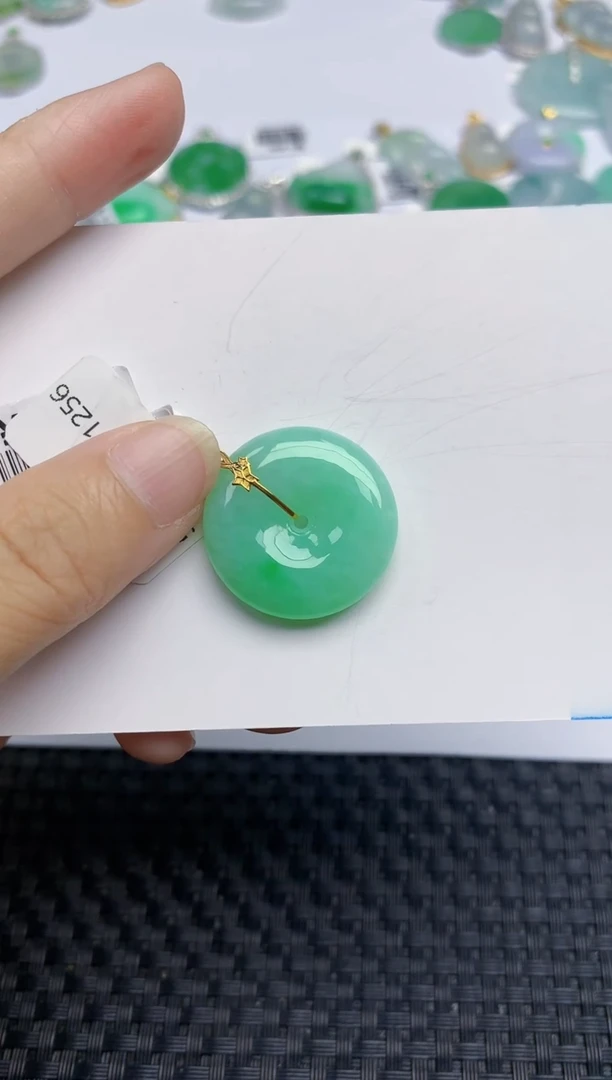 翡翠18K金镶嵌颈饰天然A货翡翠