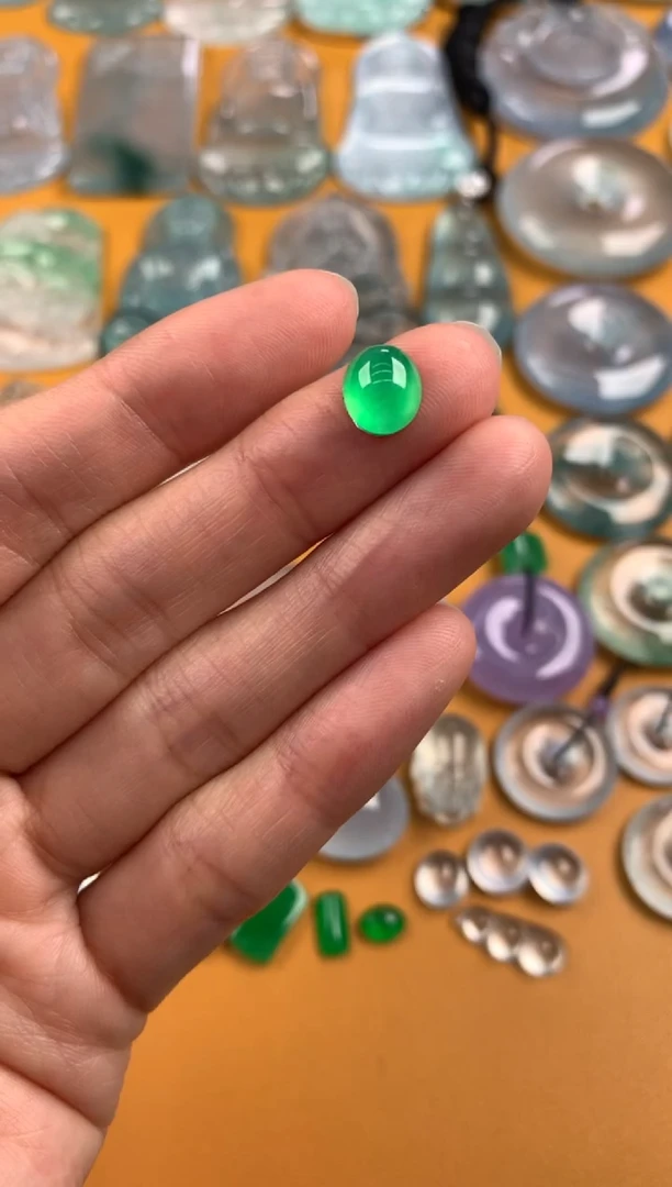 颈饰未镶嵌翡翠8.3-7.2-4.0