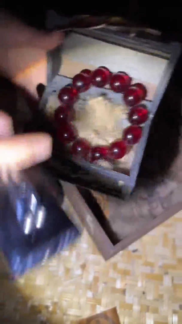 未镶嵌血珀手链和哈哈哈哈哈哈哈