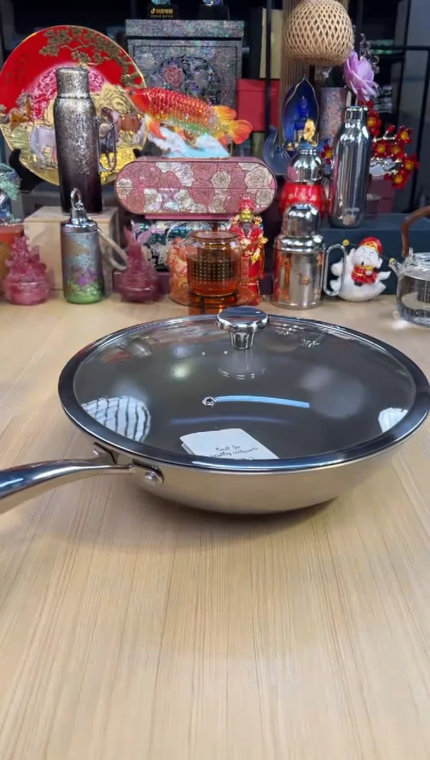 77红厨钛陶炒锅（30cm）