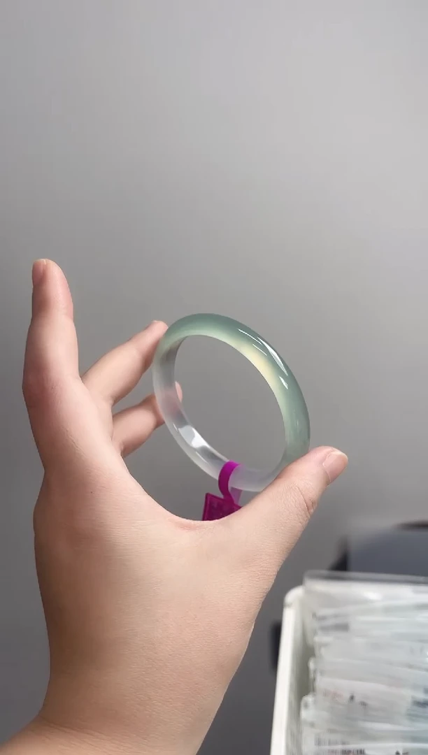 玛瑙/玉髓手镯未镶嵌58-59圈