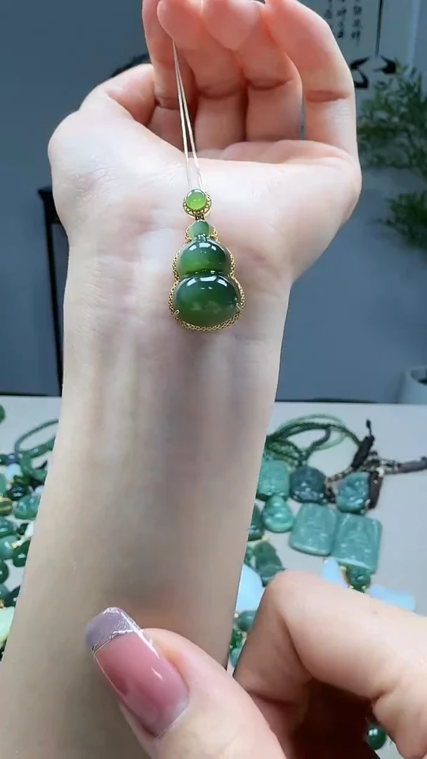 吊坠(不含链)18K金镶嵌和田玉1