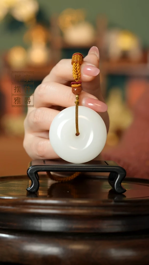 玉《平安扣手把》摆件