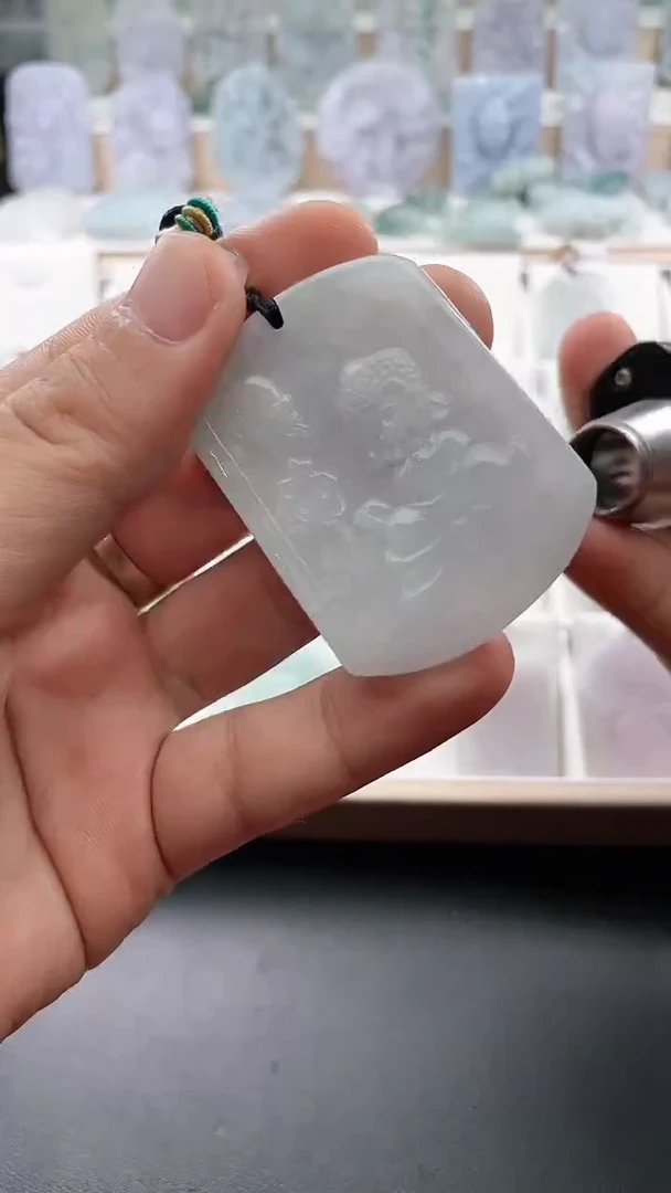 翡翠未镶嵌颈饰..../6/1/ 224