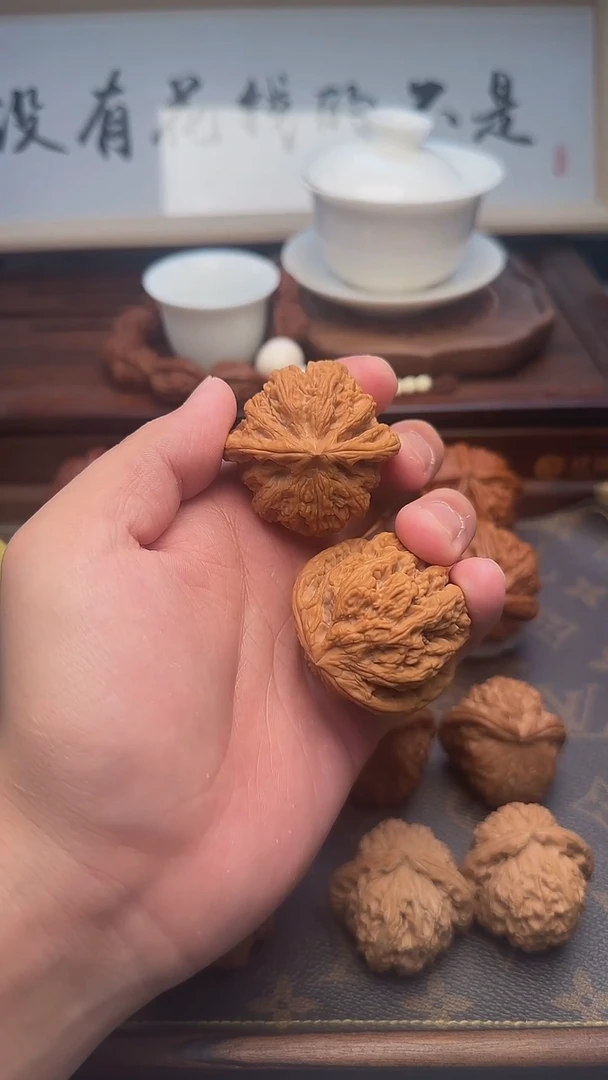 文玩核桃吊坠大粗筋